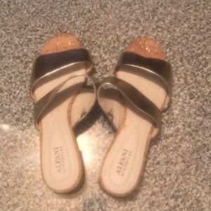 Pretty sandal! Step n flex sole!